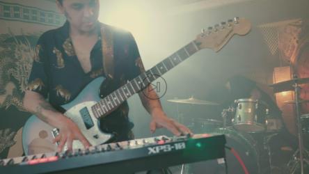 摇滚乐队在排练中休息[4K免费商用]