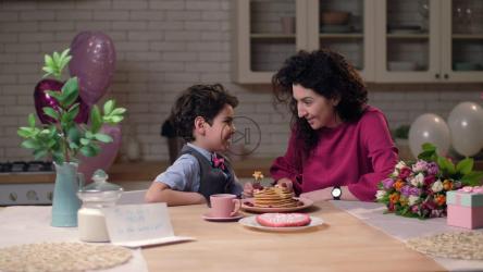 母子共享煎饼[4K]