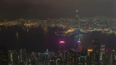 闪烁着摩天大楼的香港景观[]