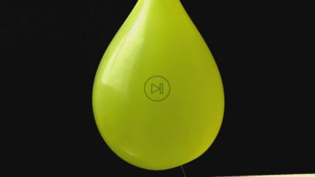 黄色气球爆裂[]