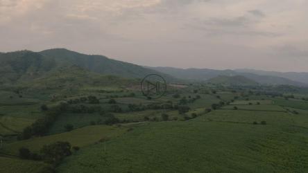 山脉和田野[免费商用]