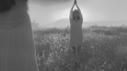 妇女在农村举行仪式[免费商用]