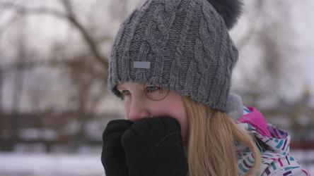 下雪天手冰冷[]