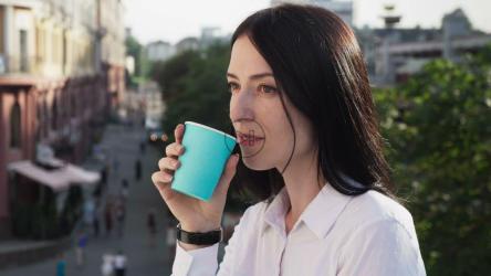 工作时喝杯咖啡放松身心[4K]