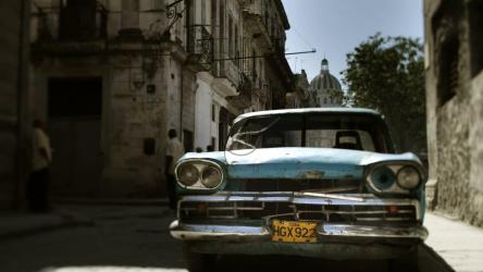 La habana街上的经典汽车[免费商用]