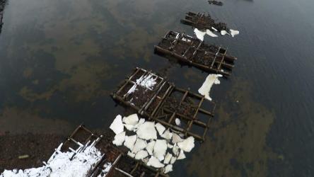 横跨海洋的桥梁废墟[]