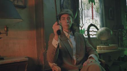 来自过去时代的歹徒指着他的枪[免费商用]