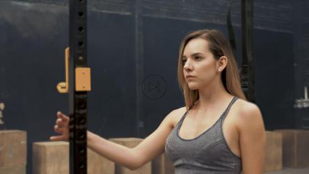 健身房里穿着运动服的女人[免费商用]