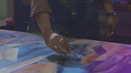 才华横溢的艺术家画出了一幅色彩斑斓的艺术品[免费商用]