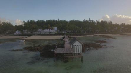 平静水面上的码头[4K]