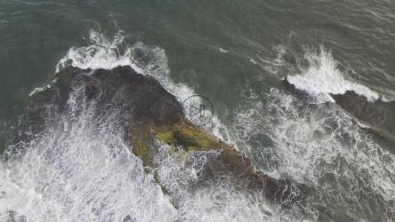 海浪冲击海岸线[4K]