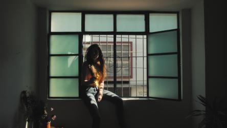 吸烟妇女剪影[免费商用]