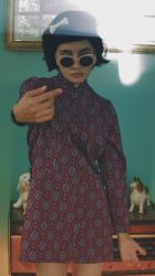 一个复古女人跳舞的肖像[免费商用竖屏]