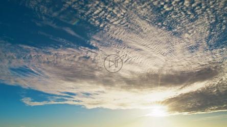 在一段时间内看到太阳和云层[免费商用]