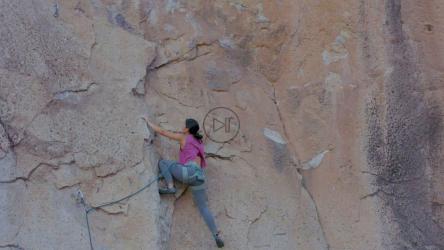 在山顶练习极限登山[免费商用]