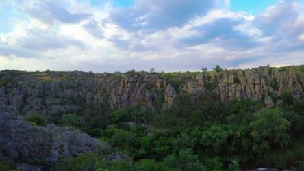 彩虹峡谷上的日落[4K]