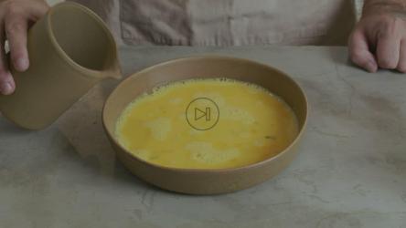 把奶油混合做成甜点的糖果商[4K免费商用]