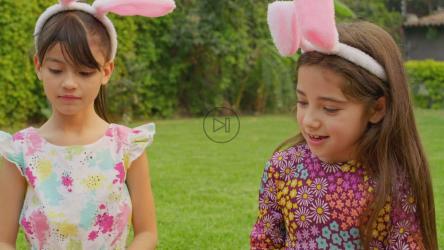 女孩寻找复活节彩蛋[免费商用]