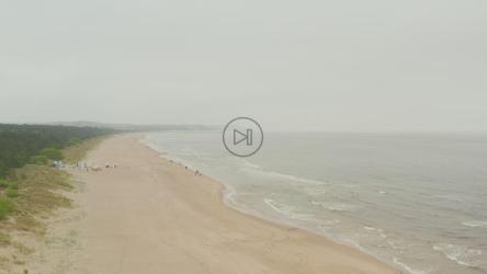 俯瞰天际线的巨大孤独海滩[4K]