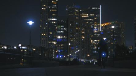 城市公园夜间慢游[免费商用]