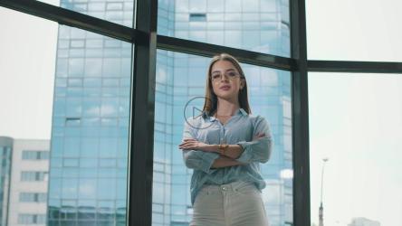 Entrepreneurial young businesswoman, portrait[]