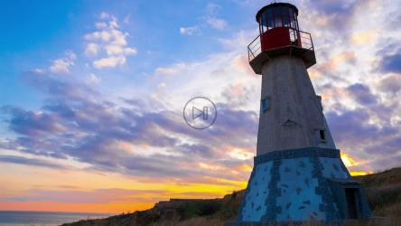 日落时的灯塔[]