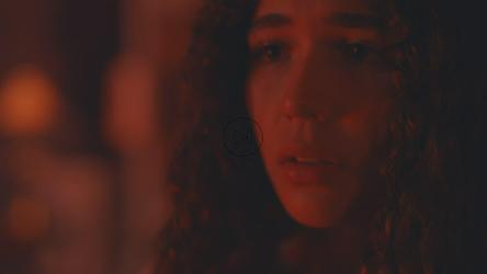 在闹鬼的地方被附身的女孩的脸[免费商用]