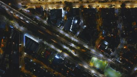 夜间桥上交通拥堵[免费商用]