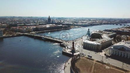 河边繁忙的道路[4K]