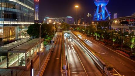 上海街道上的快速交通[4K]