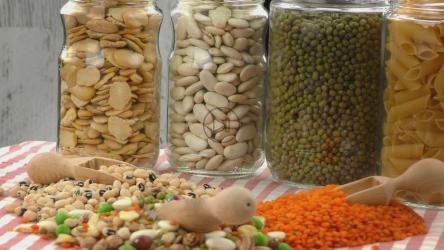 展示精美的豆类[]