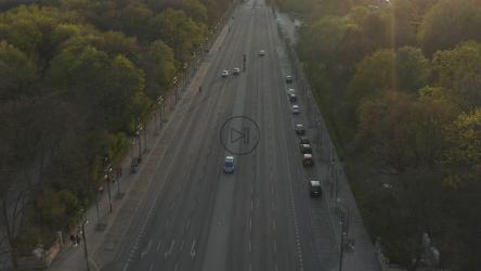 从空中看德国空旷的大街[4K]