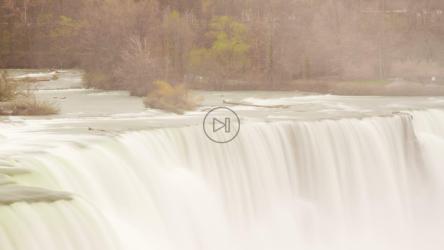 河里的瀑布[免费商用]