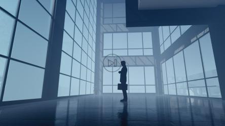 拥有投资组合的商务人士剪影[]