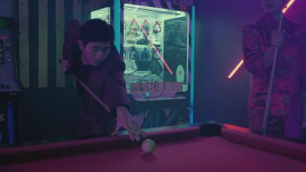 在游戏室开始台球游戏[免费商用]