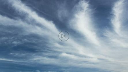 天空中的云线[]