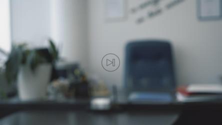 协议后两人握手[4K]