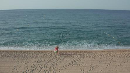 带着充气甜瓜跑步[4K]