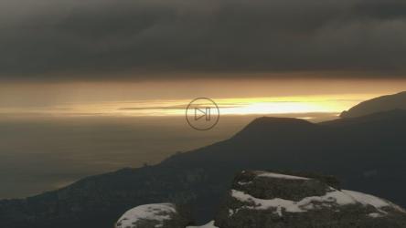 灰色的云朵划过天空[4K]