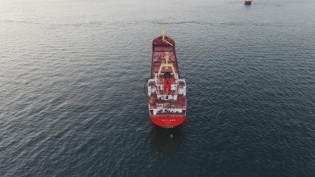 Cargo ships sailing in the ocean[4K]