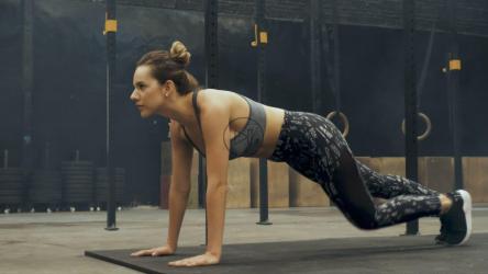 做登山运动的女人[免费商用]