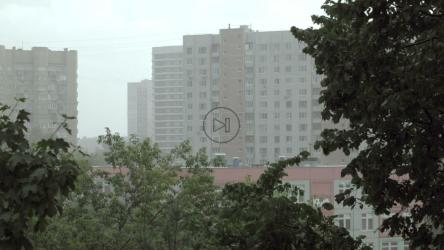 公寓楼天气恶劣[]