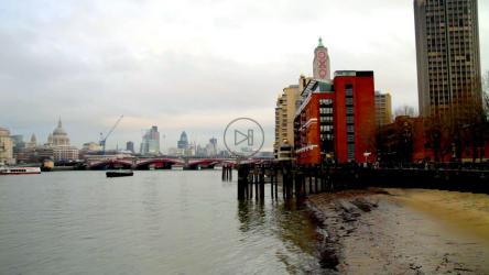 穿过伦敦市的河流[免费商用]