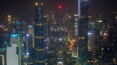 城市建筑在夜晚闪烁[4K]