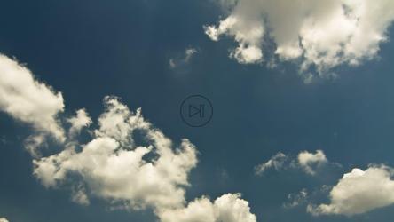 海岸上空形成的小云[4K]