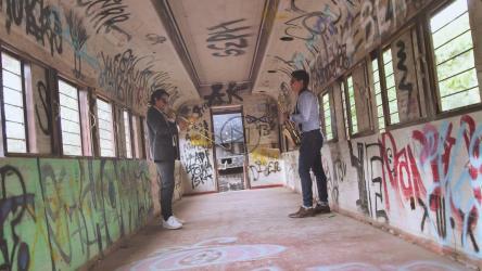 废弃火车上的爵士音乐家[4K免费商用]