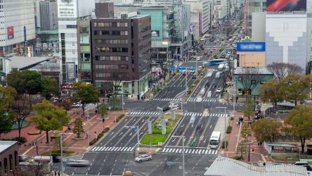 有车有人的大城市街道[4K]