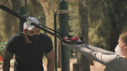 两个朋友在户外锻炼[免费商用]