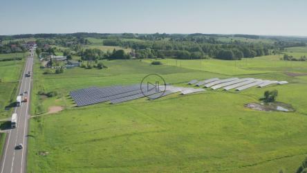 无人机飞过公路[4K]