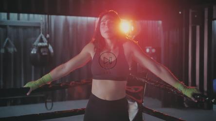 拳击课后疲惫的女人[免费商用]